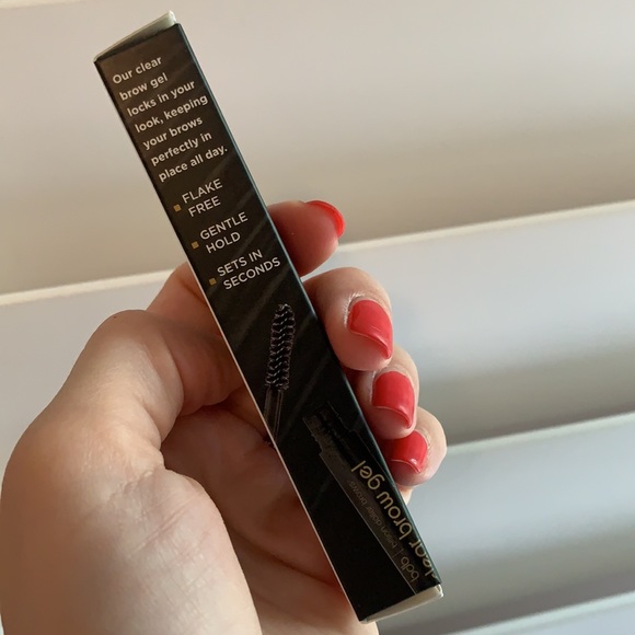 clear brow gel by Billion dollar brows - Picture 3 of 5
